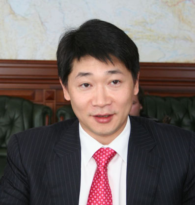 Чой Сонг-мин, президентLangfeld Enterprises Ltd