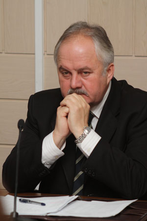 Валерий ЕРМАКОВ, заместитель губернатора Кемеровской области по жилищно-коммунальному и дорожному хозяйству 
