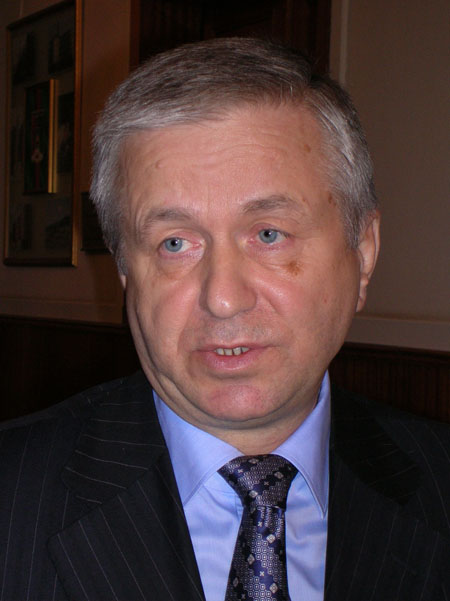 Анатолий Скуров, президентом холдинга «Сибуглемет» 