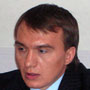 Дмитрий Рыженков, руководил «Мелькормом» до 2003 года, а в 2005-2007 гг. – был руководителем департамента пищевой и перерабатывающей промышленности Кемеровской области