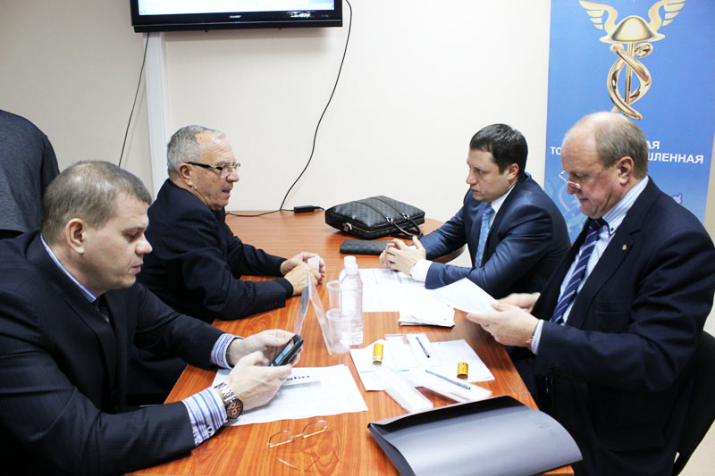  Переговоры алтайских и кузбасских предпринимателей в Кузбасской торгово-промышленной палате 15 октября 2013 года